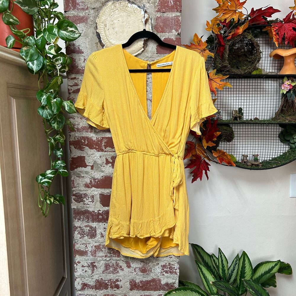 Y2K Abercrombie & Fitch Yellow Romper Small